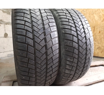 Vredestein Wintrac 820  .   . 215/50R 17
