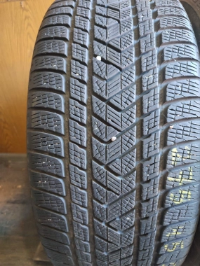 Зимние б/у шины Pirelli Scorpion Winter.//.. 275 /45 R 21 — фото 2