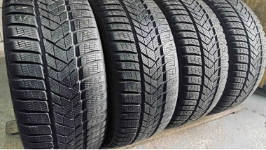 Pirelli Sottozero 3 .. / .. 235/45R 18