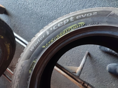 Зимние б/у шины Hankook Winter I Cept Evo 2  ..  .  . 225 /55 R 17 — фото 2