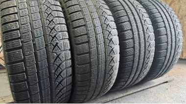 Pirelli PzeroWinter   .   .. 245/40R 19