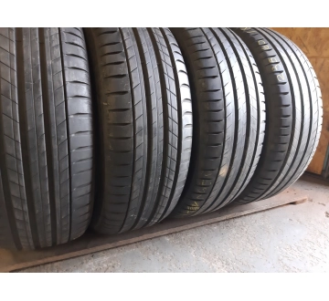 Michelin Latitude Sport 3 / /.. . 235/60R 18