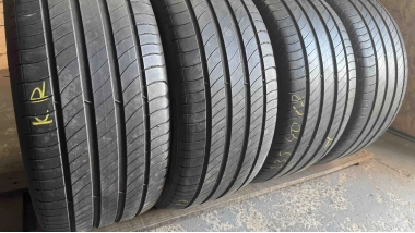 Michelin Primacy 4   . 235/40R 18