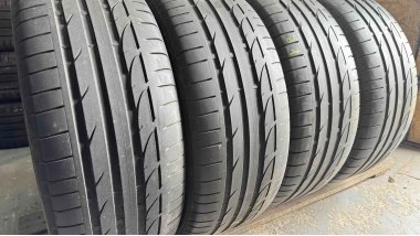 Bridgestone Potenza S001 245/45R 19