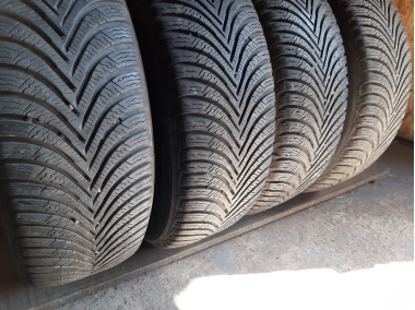 Michelin Alpin 5 205/60R 16