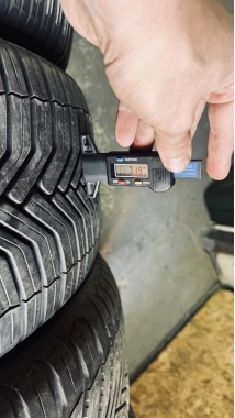 Зимние б/у шины Michelin Cross Climate 245 /45 R 18 — фото 2