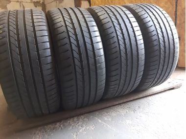 GoodYear Efficient Grip 245/45R 17
