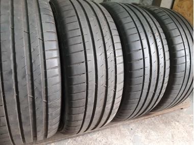 Michelin Pilot Sport 4 .. 235/45R 18