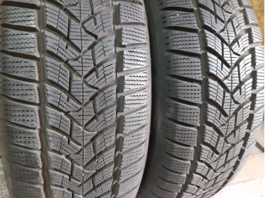 Dunlop Winter Sport  5 suv .  ../ 215/60R 17