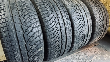 Michelin Pilot Alpin PA4   …    . 245/40R 18