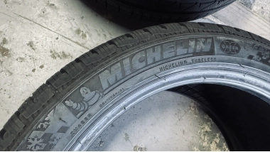 Зимние б/у шины Michelin Pilot Alpin PA4   …    . 245 /40 R 18 — фото 4