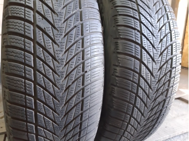GoodYear Ultra Grip Performance 3  .. .. 215/65R 16