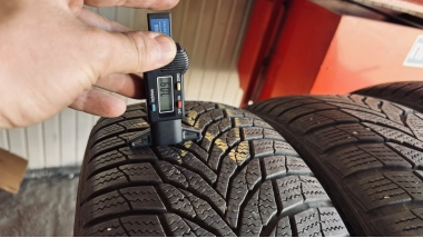 Зимние б/у шины Nexen Winguard Sport 2 Suv 215 /60 R 17 — фото 2