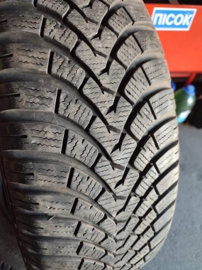 Зимние б/у шины Falken EuroWinter HS 01 Suv 215 /60 R 17 — фото 3