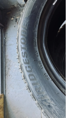 Зимние б/у шины Bridgestone Blizzak LM-80 Evo    … 235 /55 R 17 — фото 2