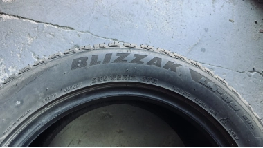 Зимние б/у шины Bridgestone Blizzak LM-80 Evo    … 235 /55 R 17 — фото 4