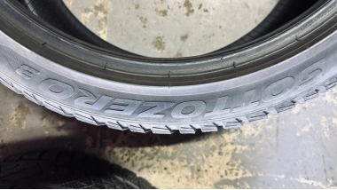 Зимние б/у шины Pirelli Sottozero 3   .. 235 /40 R 19 — фото 3