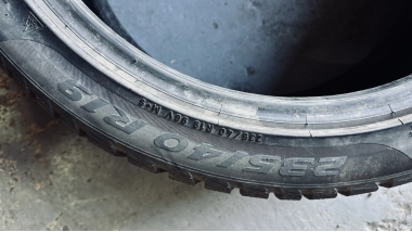 Зимние б/у шины Pirelli Sottozero 3   .. 235 /40 R 19 — фото 4