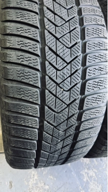 Зимние б/у шины Pirelli Sottozero 3   .. 235 /40 R 19 — фото 6