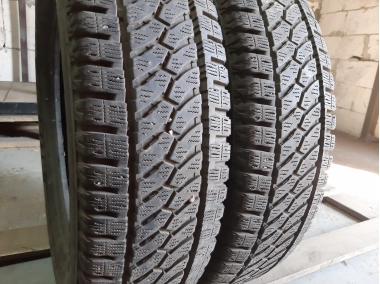 Bridgestone Blizzak W810      .. 185/75R 16C