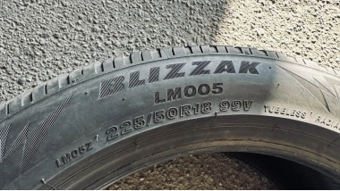 Зимние б/у шины Bridgestone BlizzakLM-005    .    .. 225 /50 R 18 — фото 2