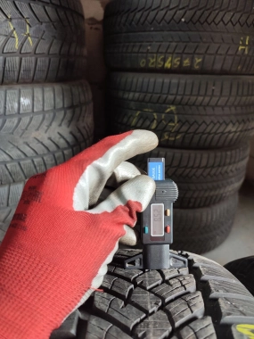 Зимние б/у шины Fulda Kristall Controll Suv 215 /60 R 17 — фото 4