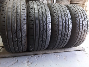 Tracmax Ice-Plus S 210 235/45R 17