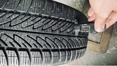 Зимние б/у шины GoodYear Ultra Grip 8 Perfomance   .   … 215 /50 R 17 — фото 5