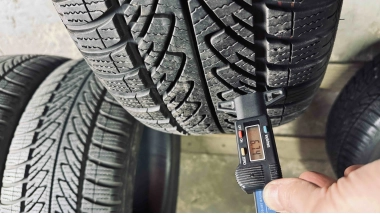 Зимние б/у шины GoodYear Ultra Grip 8 Perfomance   .   … 215 /50 R 17 — фото 6