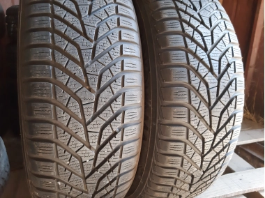 Yokohama Blu Earth Winter V905   .. 215/60R 17