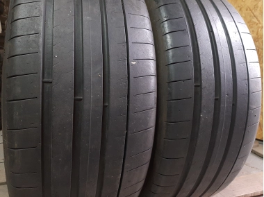 Michelin Pilot Sport 4S .. 245/45R 19