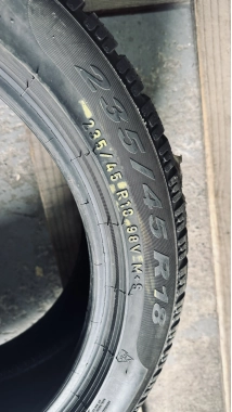 Зимние б/у шины Pirelli Sottozero Winter 240     /.. 235 /45 R 18 — фото 2