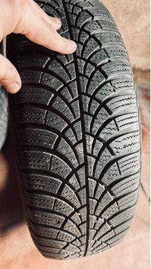 GoodYear Ultragrip 9 185/65R 15