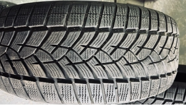 Зимние шины б/у Good Year Ultra Grip Perfomance+ 235 /55 R 19 — фото 6