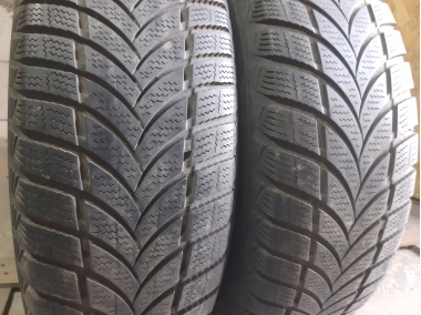 Качественные шины бу:  Maxxis VictraSnow Suv, шины б у R 16 фото