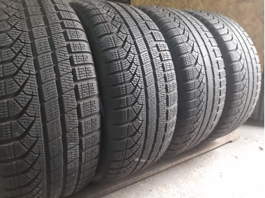 Качественные шины бу:  Pirelli P Zero Winter ., шины б у R 20 фото