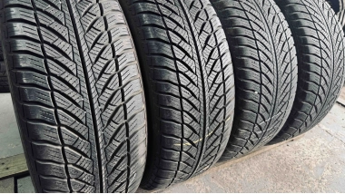 GoodYear Ultra Grip Performance 8  …. 225/55R 17