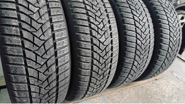 Dunlop Winter Sport 5    .. 215/55R 17