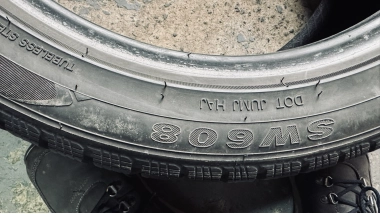 Зимние б/у шины Goodride SW 608 Snowmaster 235 /45 R 18 — фото 7