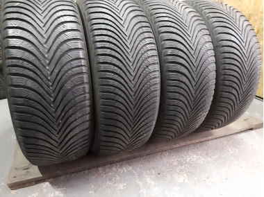 Michelin Alpin 5    . 215/55R 17