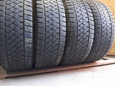 Bridgestone Blizzak W810 235/65R 16C