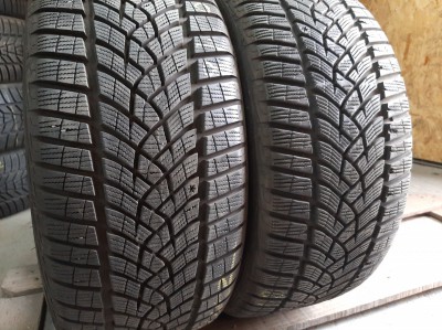 GoodYear Ultra Grip   ..  //./ 225/40R 18